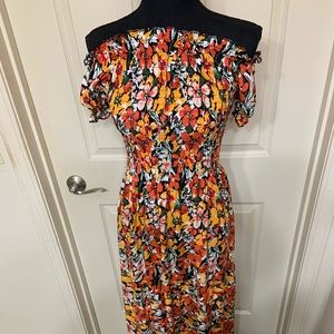 Floral maxi dress size s
